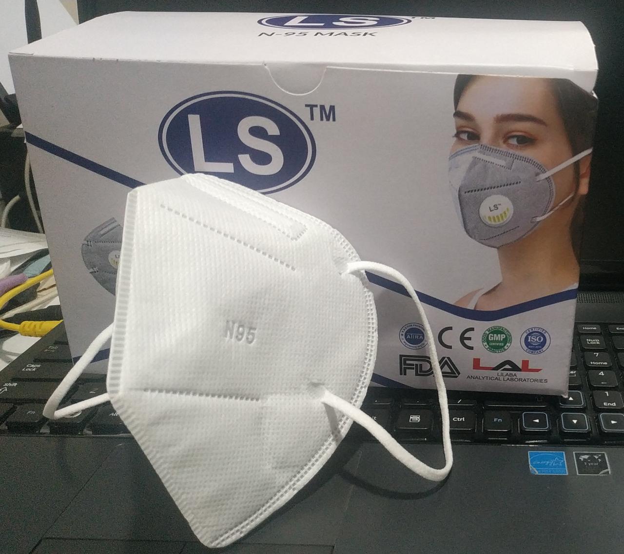 WHITE N-95 MASK